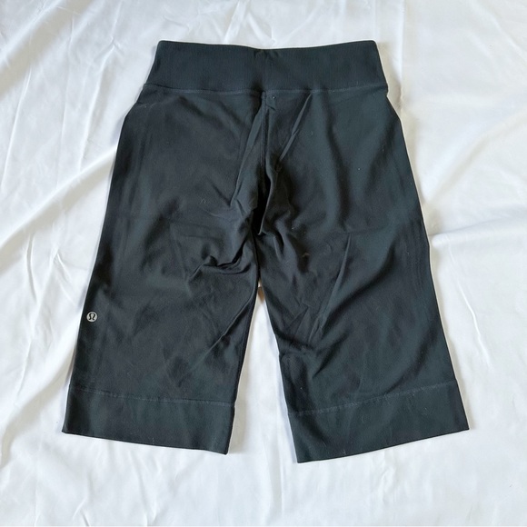 Lululemon Crop Pants Size 4 - Picture 5 of 6